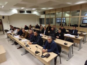 Купот луѓе заглавени на влезната врата бил до главата на пожарникарот кој сведочеше за „Пулс“