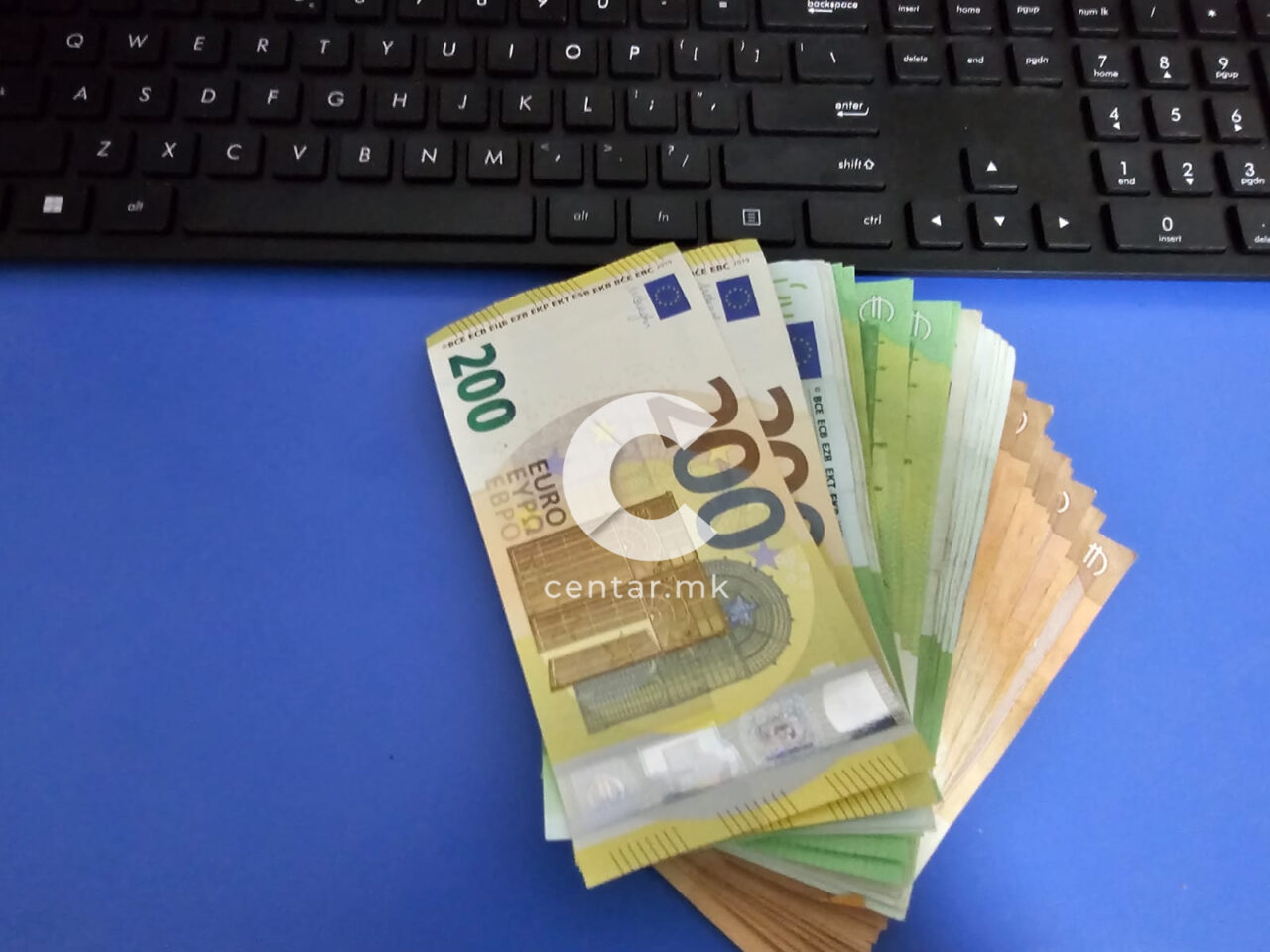 BLACK FRIDAY ДОАЃА, НО ОД КОЈА ЦЕНА Е „-50%“ – Можеме ли воопшто да препознаеме вистински попуст?