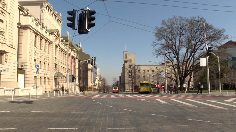 Србија утре гласа: 18 листи се борат за 250 пратенички места – кој има поголеми шанси за победа?