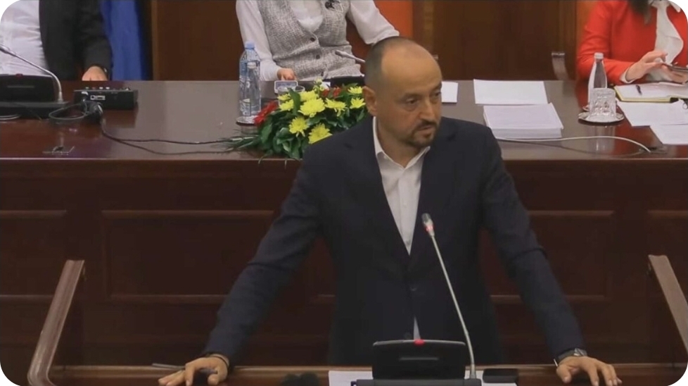 Битиќи: Единствената стабилна работа во економската политика на Владата е нестабилноста на нејзините буџетски планови
