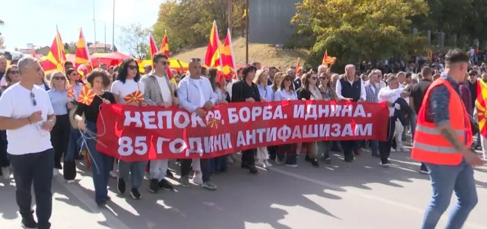 ФИЛИПЧЕ СТАНА ПАРТИЗАН: Неговиот „одред“ од 300 души со кои маршираа, се луѓе на Заев и негов максимум, вели Манасиевски