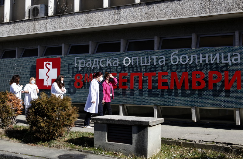 „Мој термин“ работи на „жими мајка“: Нема листи со закажани пациенти во здравствените установи, а ГОБ „8 Септември“ не ги внесува операциите