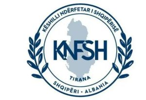 Меѓурелигискиот совет на Албанија повика на дијалог: Мирниот протест не го оправдува насилството