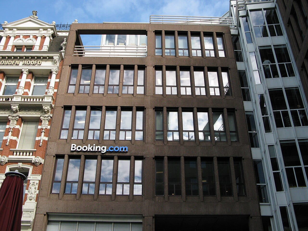 15.000 хотели против Booking.com: Спорот за провизиите прераснува во битка вредна милијарди евра