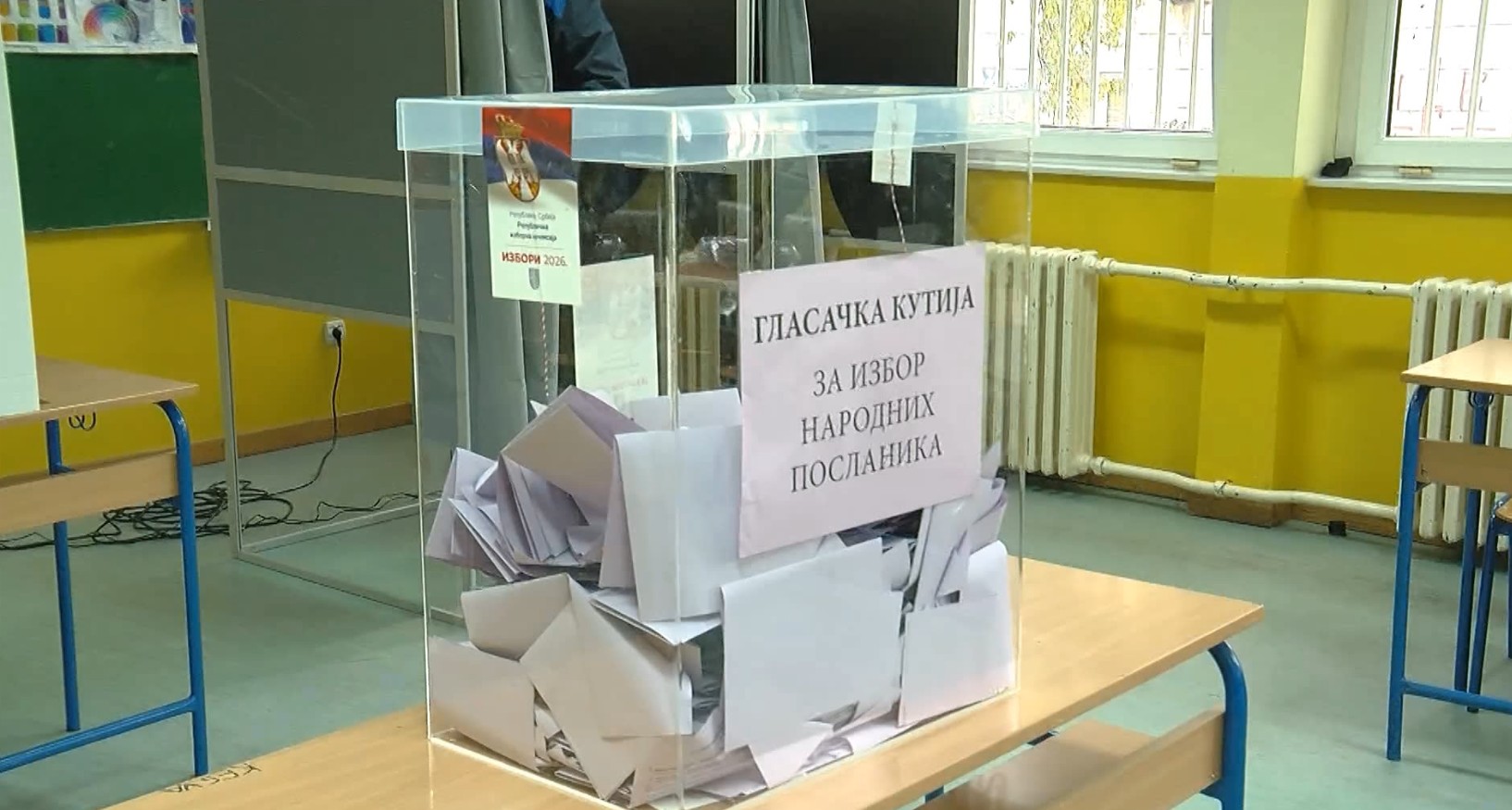 Србија гласа на вонредни парламентарни избори