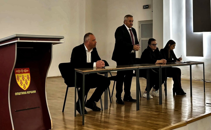 Средба на министерот Клековски со повредени од пожарот во „Пулс“