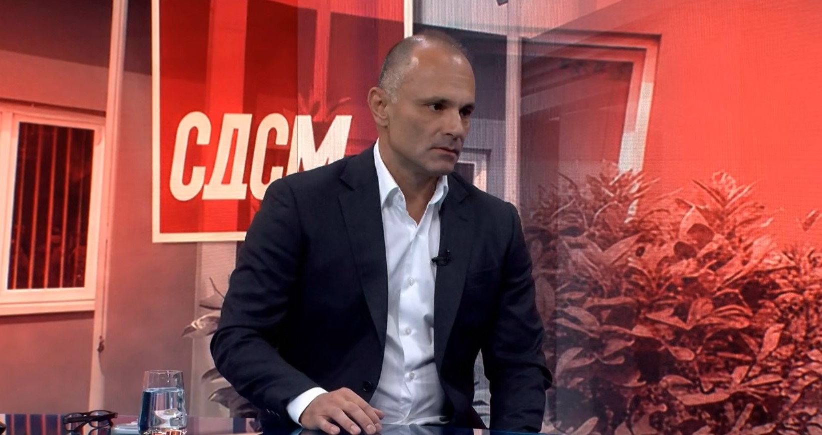 Лидерот на СДСМ упати остри обвинувања за изолација и навреди кон премиерот