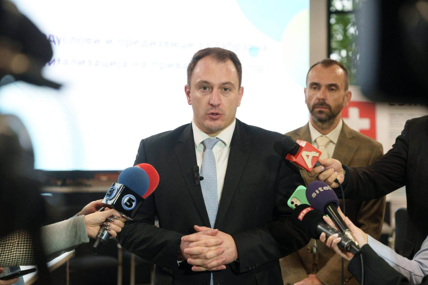 Со m.Uslugi нема одење по шалтери: И лична карта и возачка може да се чува на неа