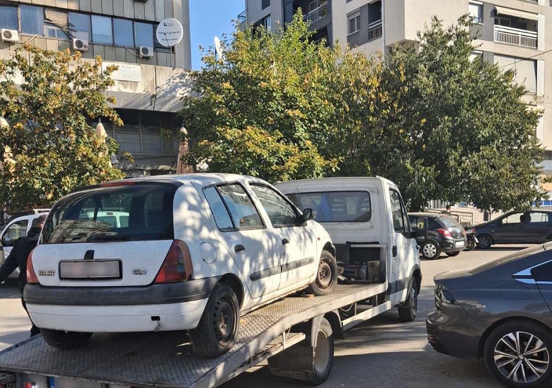 Карпош отстранува стари возила