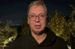(ВИДЕО) Вучиќ: „Упадот во ’Информер‘ е монструозно насилство, безумните напади врз луѓе мора да престанат“