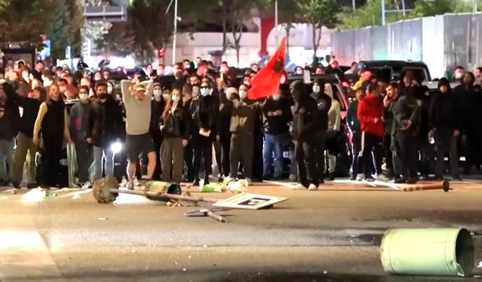 СТУДЕНТСКА РЕВОЛУЦИЈА ВО АЛБАНИЈА: Протестите се проширија и во внатрешноста на земјата! (ВИДЕО)