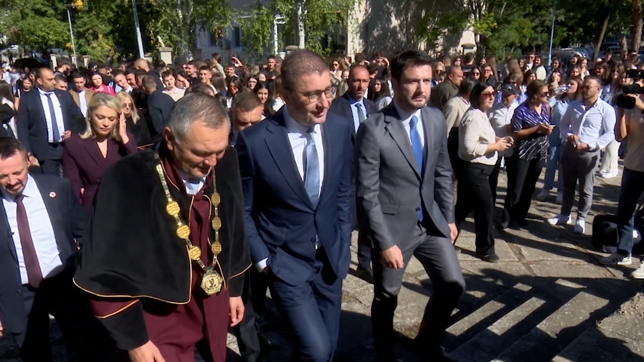 Мицкоски до бруцошите: Вистинскиот живот е борбата за семејството и татковината – каде и да одите, вратете се дома!
