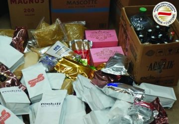 (ВИДЕО) Царината заплени 135 килограми тутун и 30 литри алкохол на пазарот во Чаир, избегната акциза од 337.558 денари