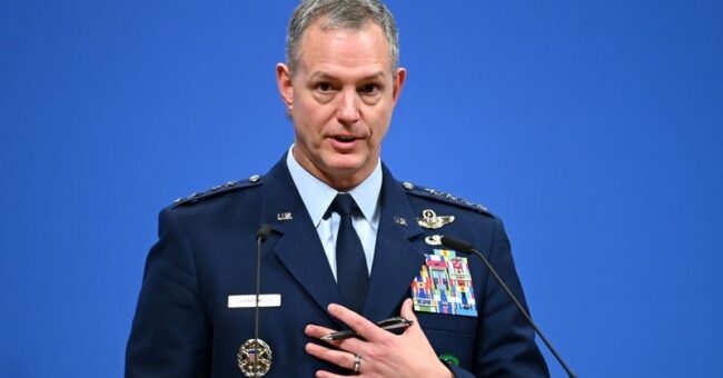 НАТО Е ВОЕНО ДАЛЕКУ ПОСУПЕРИОРЕН ОД РУСИЈА, ВЕЛИ ВРХОВНИОТ КОМАНДАНТ ЗА ЕВРОПА АЛЕКСУС ГРИНКЕВИЧ