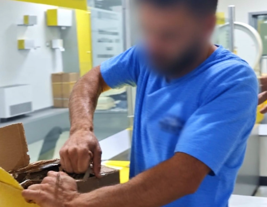 Царинска управа: Во поштенска пратка откриени 700 грама хашиш