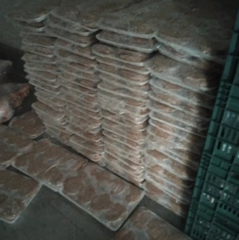 Уништени 470 килограми ќебапи, плескавици и внатрешни органи пронајдени во нерегистрирана комора во Општина Василево