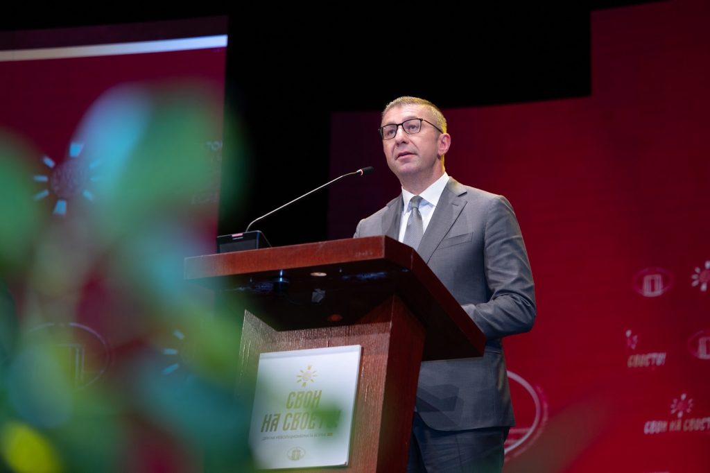 Мицкоски: Не би ме зачудило ако се обидат да ја вмешаат Македонија во туѓи проблеми