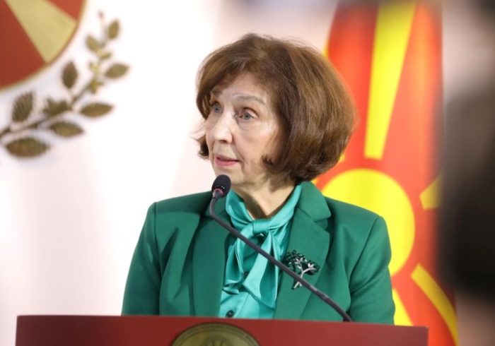СИЉАНОВСКА-ДАВКОВА: ЕУ вели дека нема проблем со јазикот и идентитетот, но дозволи да влезе во преговарачката рамка