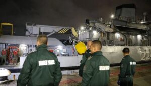 ВИДЕО: Потона бродот кој беше нападнат со три дрона во Црното Море