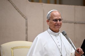 Папата Лав XIV денеска ќе биде примен во болница, предвидена е операција на белодробното крило