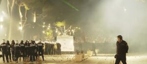 (ВИДЕО) Продолжува хаосот во Албанија: нови протести и судири на деменостраните со полицијата