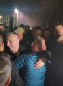 Одбраната на Груби се оградува од пречекот, собирот бил спонтан, тие не биле инволвирани
