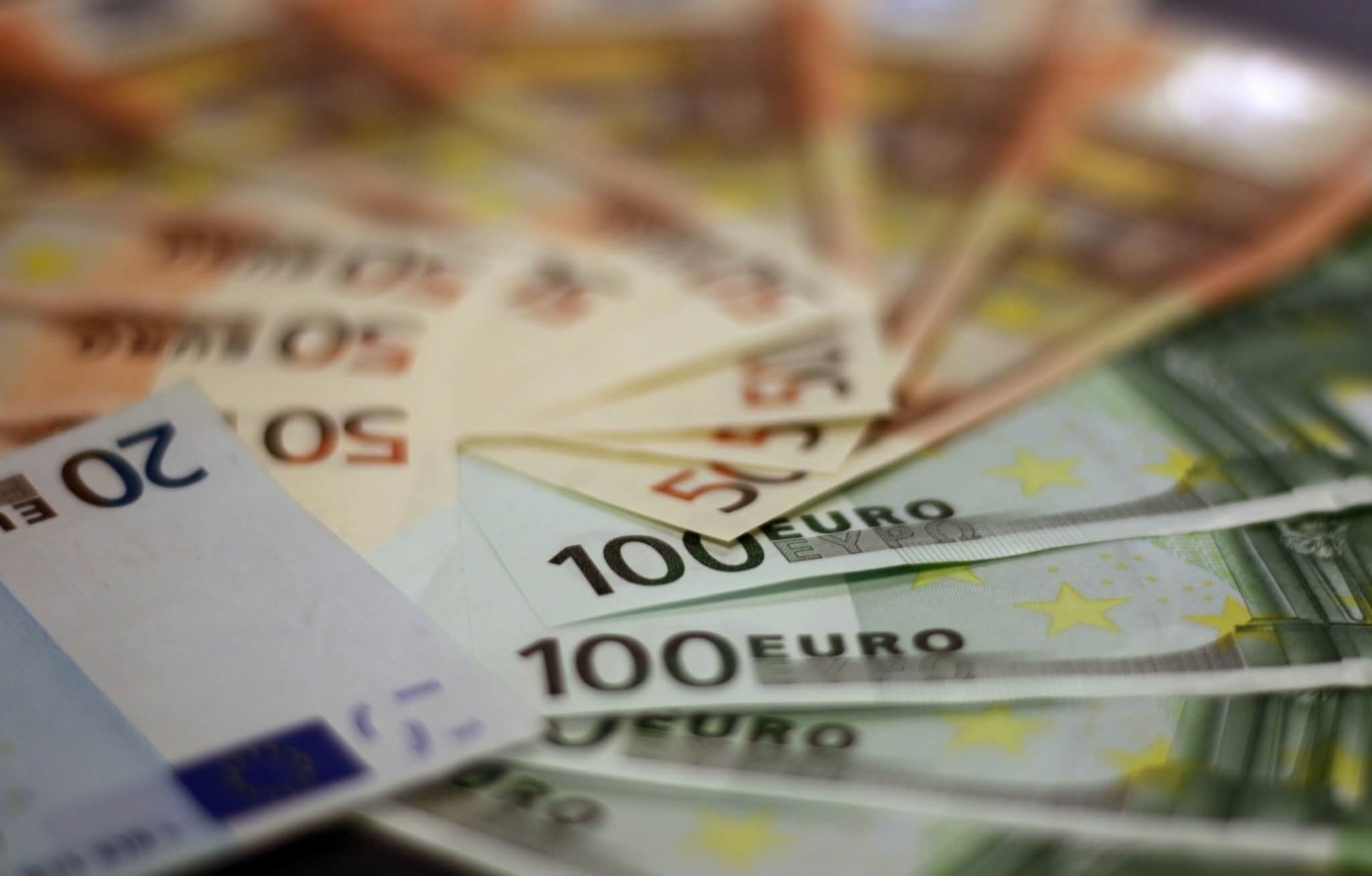 Грција подготвува помош до 1.000 евра за купување храна, обезбедени 400 милиони евра