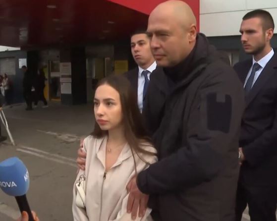 СУДОТ ЌЕ И СУДИ ВО ОТСУСТВО: Бегалката од правдата во Бугарија, Ива Михаилова не куртули од дамата со вага и врзани очи