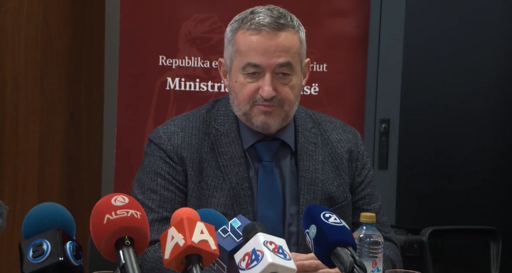 Измените на правилникот за боледувањата набргу ќе бидат објавени во „Службен весник“ и со тоа ќе стапат во сила, вели Клековски