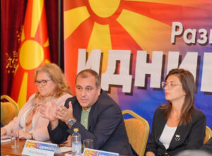 По прес-конференцијата на Филипче: „Во паника е дека се одмотува клопчето, сите се криминалци, само тој е чесен“