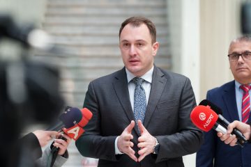 ДИГИТАЛНИТЕ ДОКУМЕНТИ ЗАСЕГА БЕЗ ПРИЗНАВАЊЕ ОД ПОЛИЦИЈАТА: Ќе се менуваат правилници во МВР, најави Андоновски
