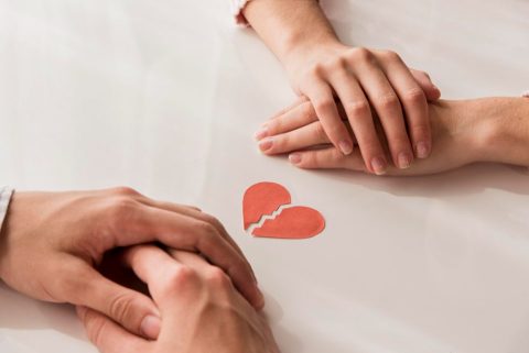 Истражување: 10 професии што најчесто водат кон развод