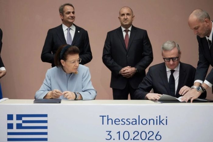 РАЗМЕНА НА РЕЛИКВИИ: Грција и Бугарија потпишаа протокол, Атина ќе добие 48 артефакти, а Софија наводните останки од Цар Самуил