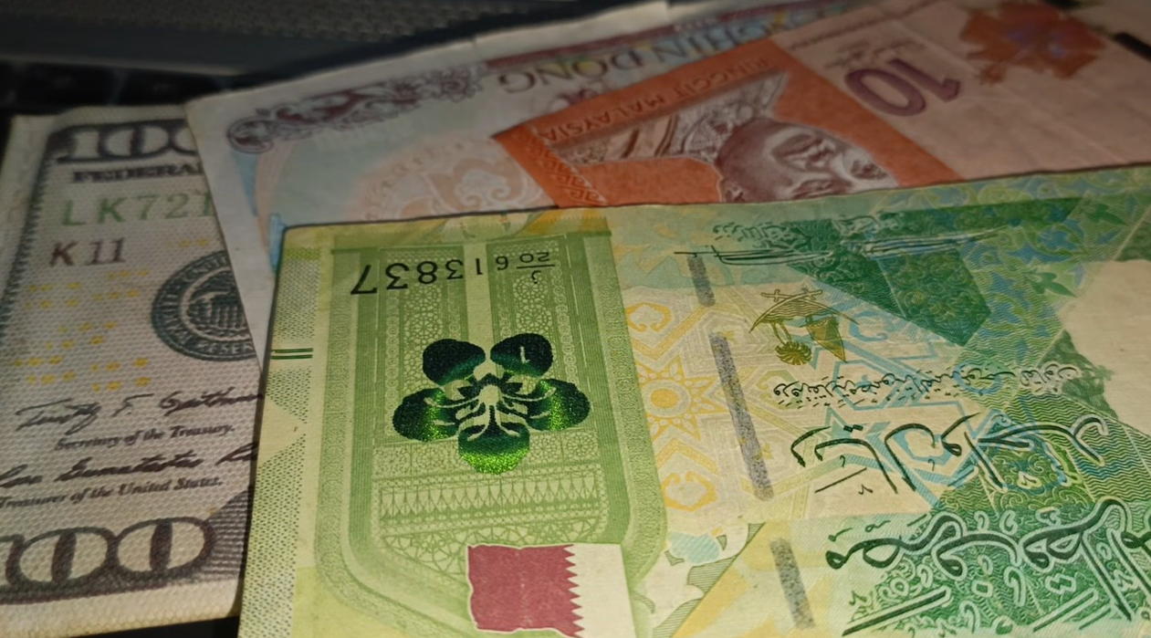 МНОГУ МЕНУВАЧНИЦИ НА СЕВЕРОТ СЕ ЗАТВОРЕНИ: Ирак ја девалвираше својата валута