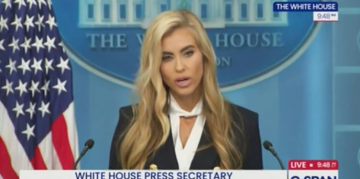 Трамп ја отпушти новата портпаролка по само неколку дена