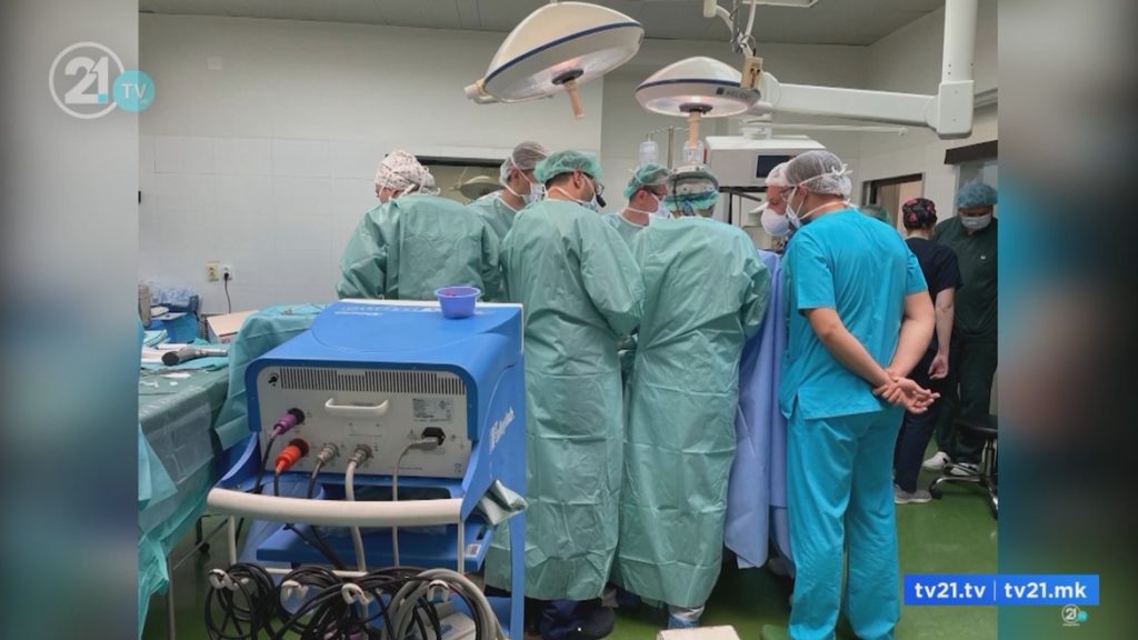 Историски медицински успех: Прва трансплантација на бубрег од мајка на дете со Алпортов синдром