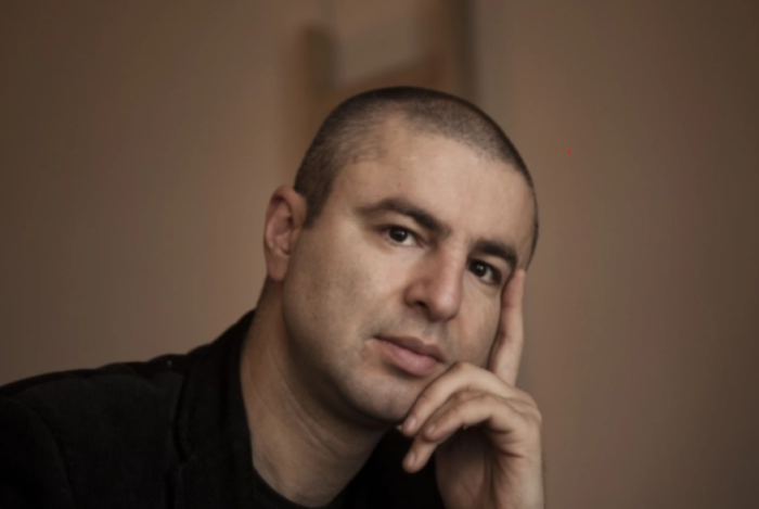 ПОЕТОТ НИКОЛА МАЏИРОВ ЗА МИА: Не е најболно тоа што победниците ја пишуваат историјата – туку тоа што тие ги тераат понижените да ја читаат