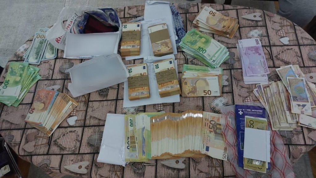 Разбиена криминална група што продавала марихуана и кокаин низ државата – уапсени се 20 лица