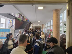 ВИДЕО: До 15 часот, во Србија на избори излегле над половина од гласачите