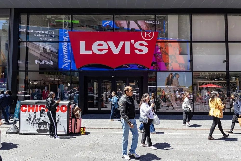 Растот на „Levi’s“ забави по погрешната стратегија со широките фармерки