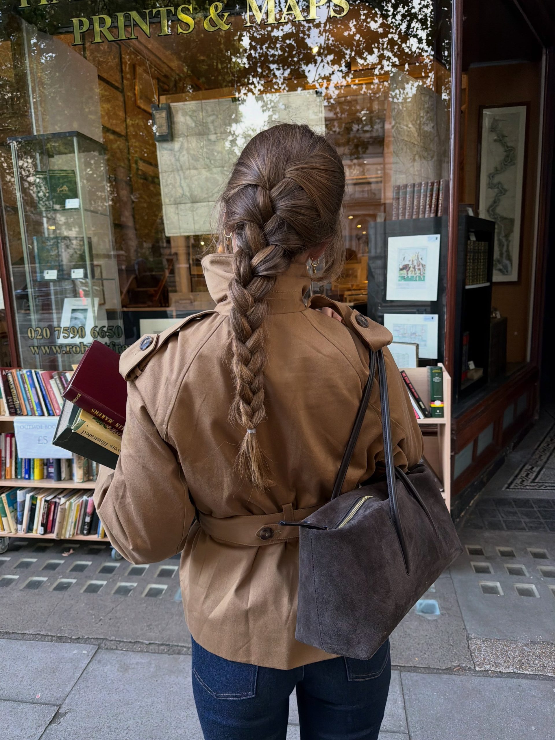 Зошто повторно им се враќаме на книгите, хартиените планери и хобијата?