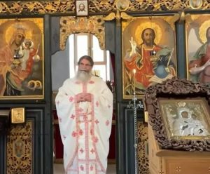 Игумен во Бугарија: „Корисни идиоти“ и зилоти протестираат против посетата на Вартоломеј на Бугарија