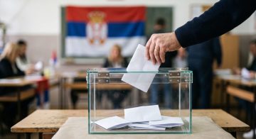 ИЗБОРЕН ДЕН СО ИСКЛУЧИТЕЛНО ВИСОКА ИЗЛЕЗНОСТ ВО СРБИЈА: До 17 часот гласале речиси 61 отсто од избирачите
