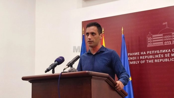 МЕЦИНОВИЌ: Левица нема намера да се занимава со бизнис-партијата СДСМ, а граѓаните треба да знаат за кои газди СДСМ бара јавни пари