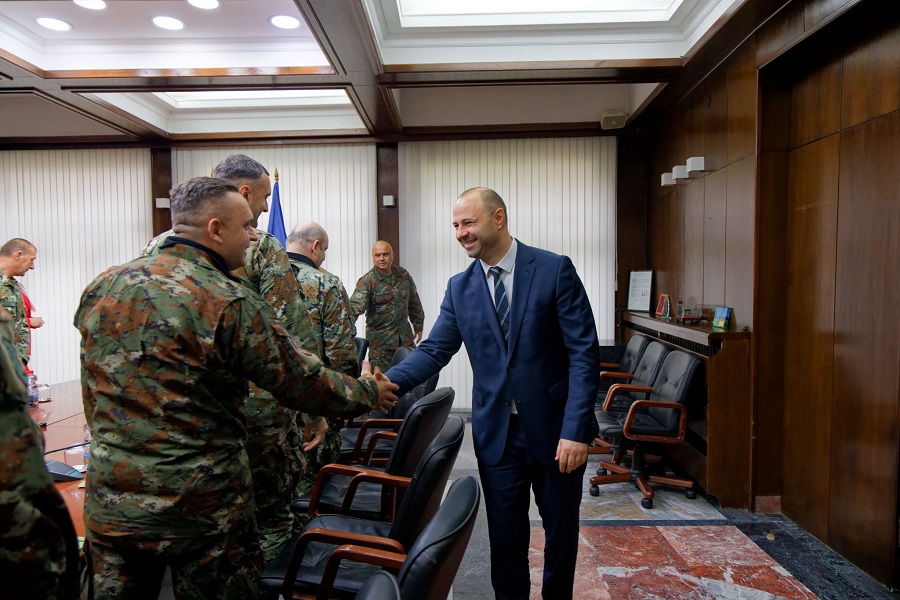 Нема повеќе заминување од Армијата на 45 години – остануваат како цивилни вработени