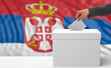 Србија гласа по речиси две години протести: Студентската листа ја предизвикува власта на Вучиќ
