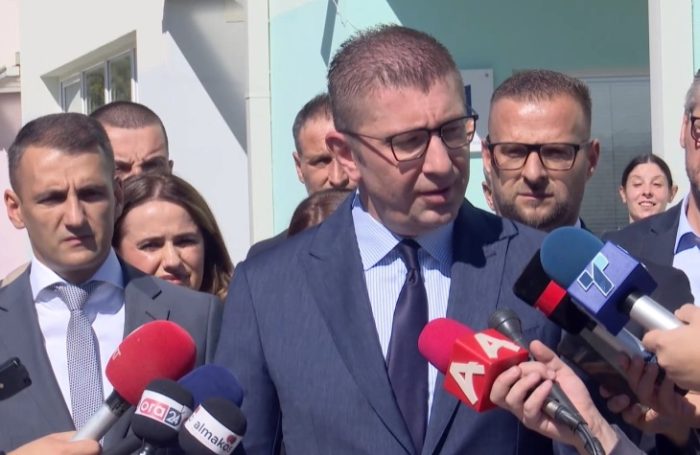 МИЦКОСКИ: Имаме мандат од граѓаните за 4 години, но ако здружени СДСМ, Левицата и ДУИ сакаат предвремени избори, ќе им одговориме