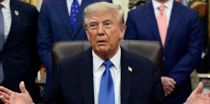 Трамп: Секој што го користи терминот вештачка интелигенција е „непријател“