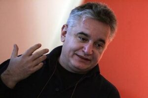 Денес роденден слави нашиот истакнат писател и драматург Сашко Насев