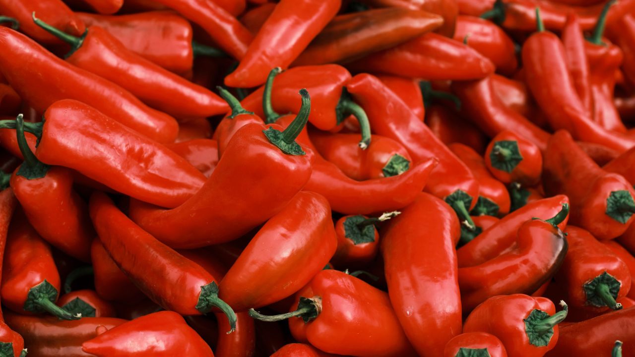 Здраво, вкусно и сезонски – два рецепти со ЦРВЕНА ПИПЕРКА